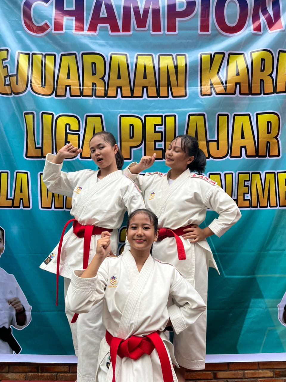 Verlita Azahri di podium juara 1